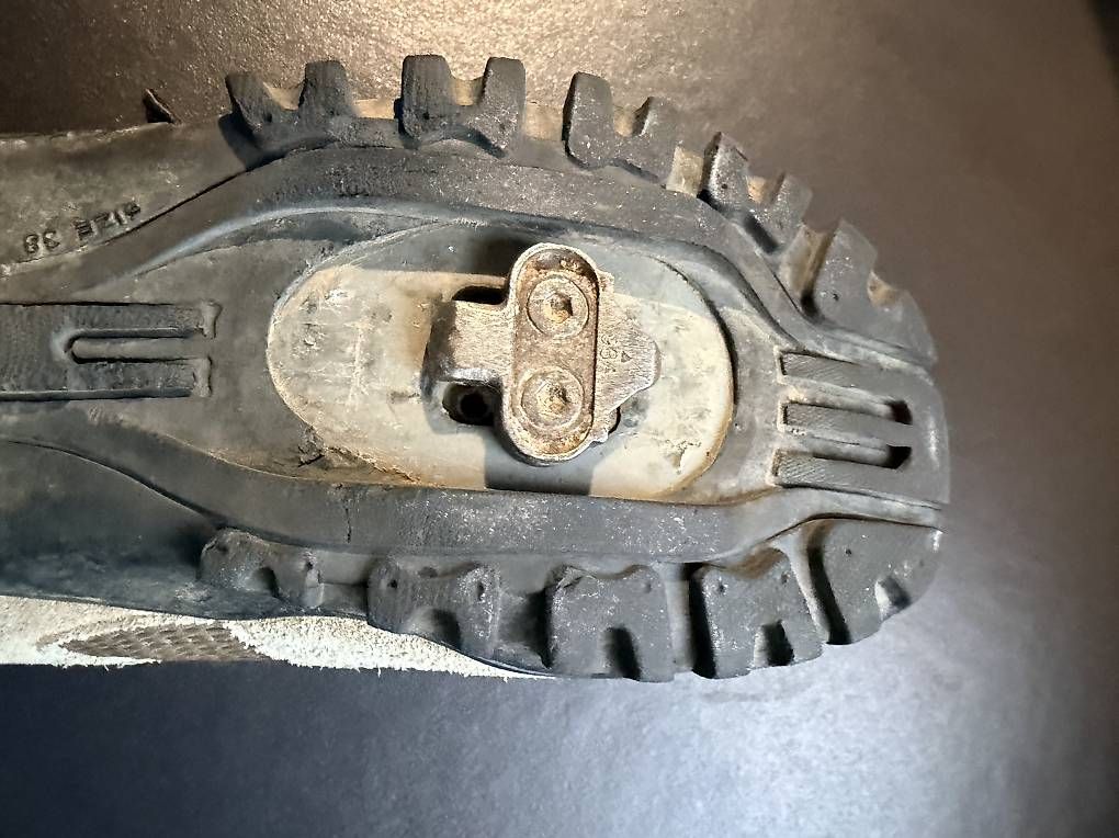 Herrenschuhe: Chaussures de vélo  – Gebraucht aus Payerne von Babinou 2