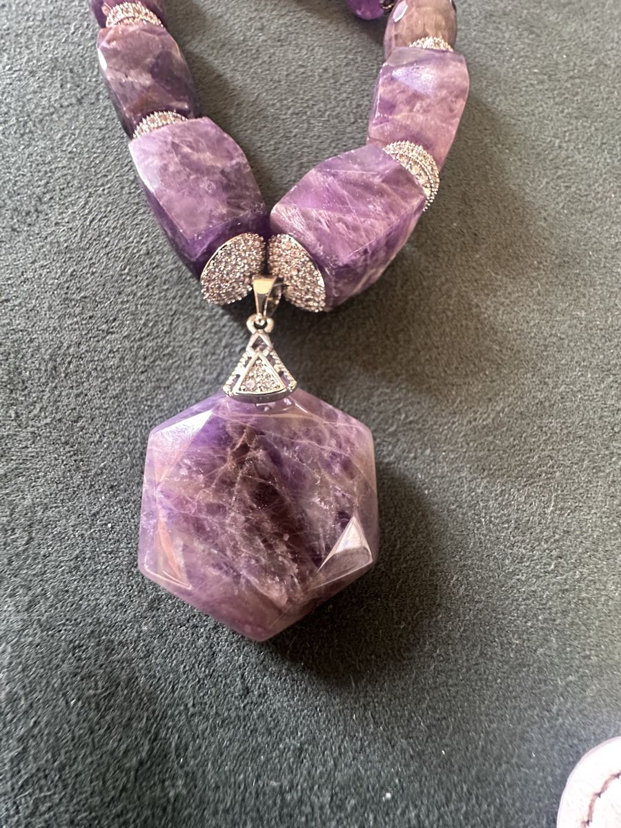 Colliers: Halskette mit Amethyst Perlen. HANDARBEIT  – Neuf avec emballage d'origine à Kriens par Hortensie6 3