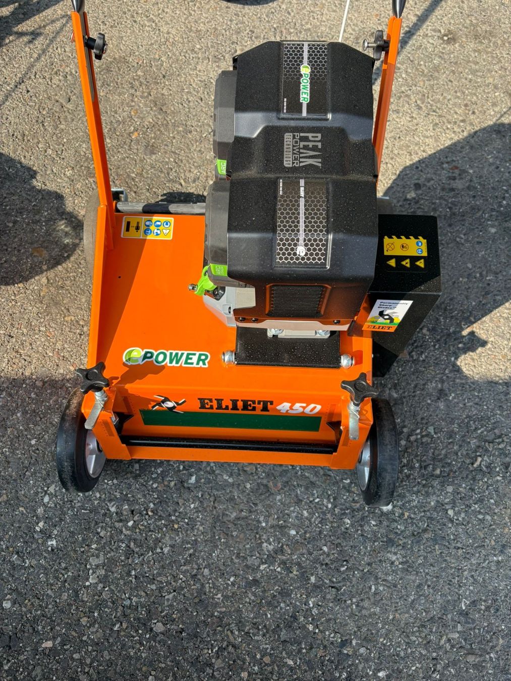 Attrezzi per la lavorazione del suolo: Vertikutierer Eliet E450 DC – Usato da Hasle b. Burgdorf venduto da EGO-PowerPlus3415 4