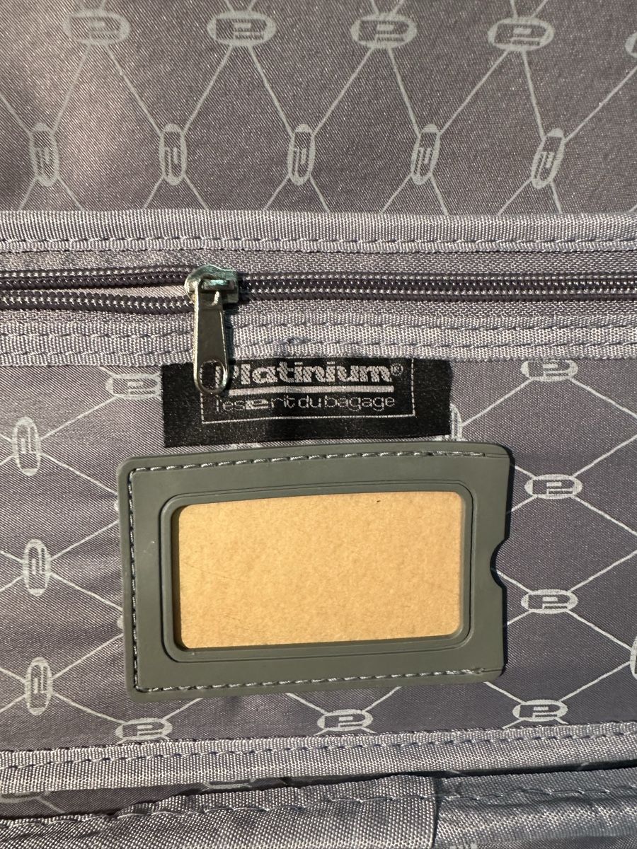 Sacs femmes: Vanity rouge de voyage Platinum, neuf – D'occasion à Lausanne par artnouveau04 3