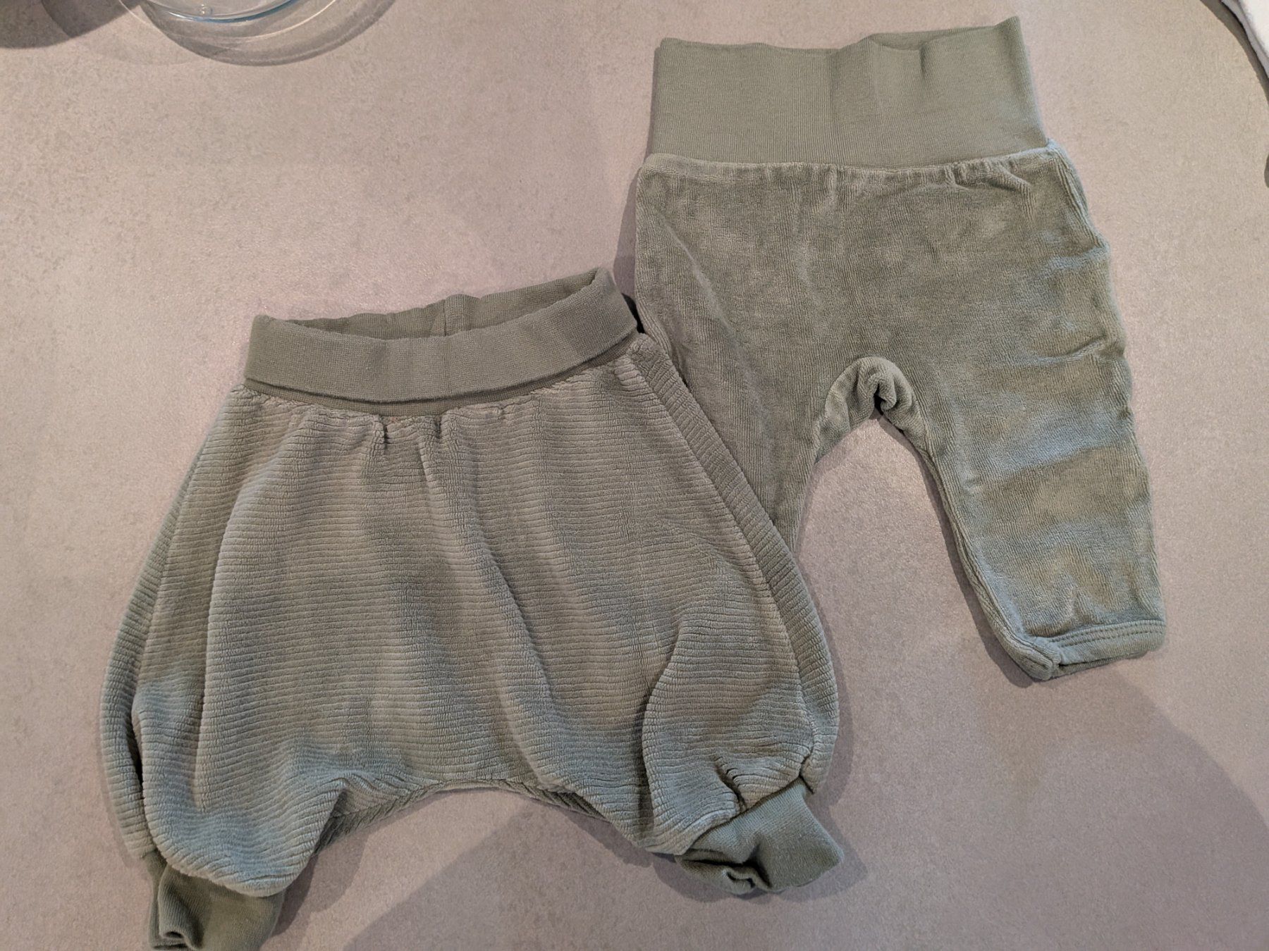 Pantaloni: 2 Baby Höschen, selbst genäht – Usato da Füllinsdorf venduto da pat_68lg