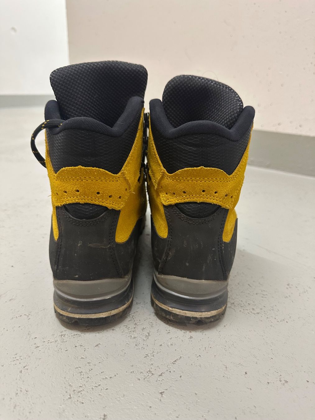 Meindl Herrenschuhe: Meindl Wanderschuh – Gebraucht aus Büron von Enfast 1