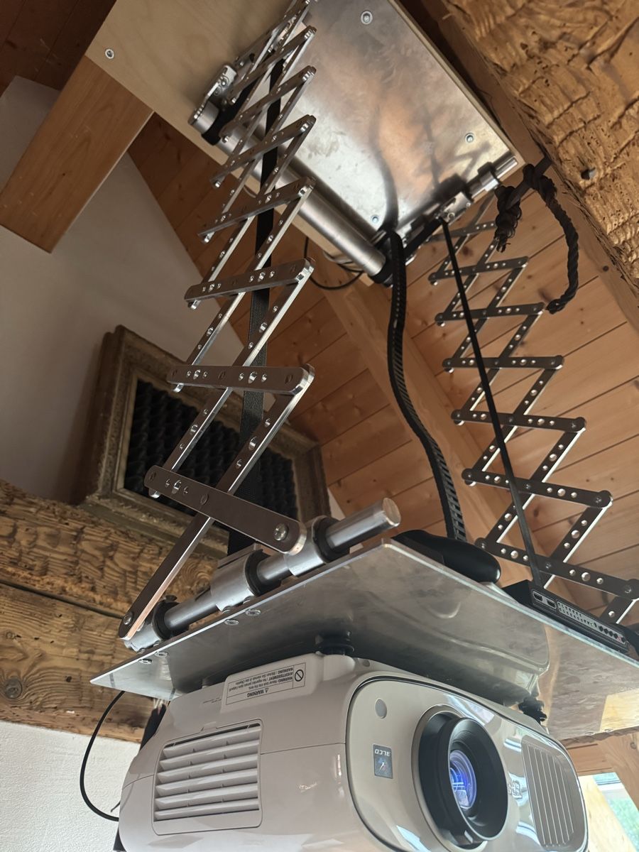 Wandhalterungen: Elektrischer Deckenlift für Beamer – Gebraucht aus Oltingen von dackweiler 4