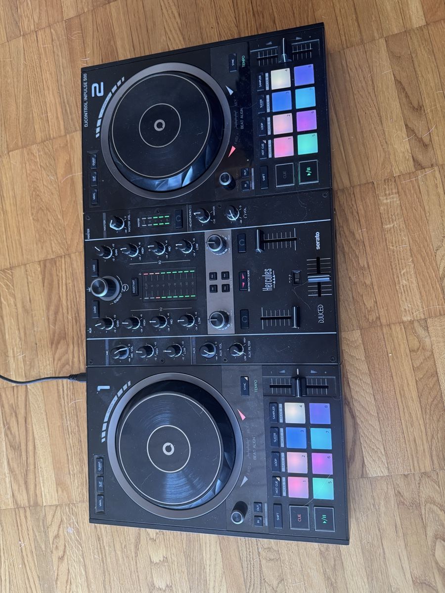 Hercules Console di mixaggio: Hercules mk500  – Usato da Yvonand venduto da adg_r9h7 1