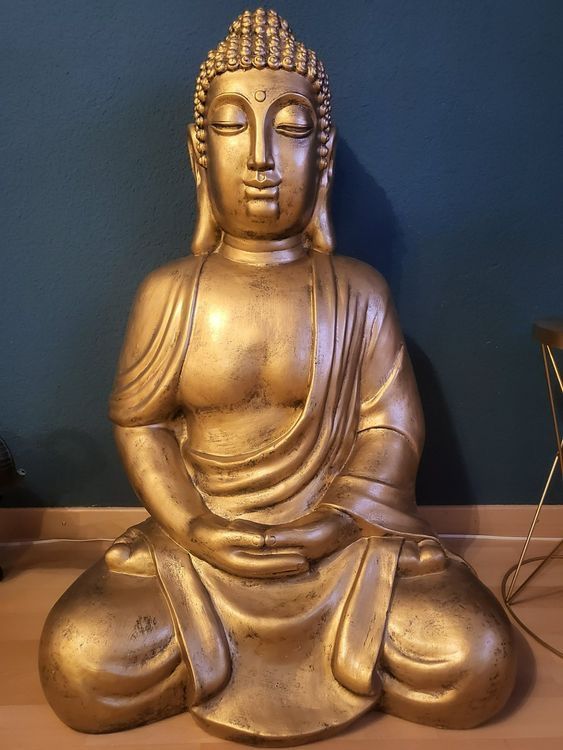 Skulpturen & Statuen: Wunderschöne gold gefärbte Buddha Statue – Gebraucht aus Gossau von K.A.S