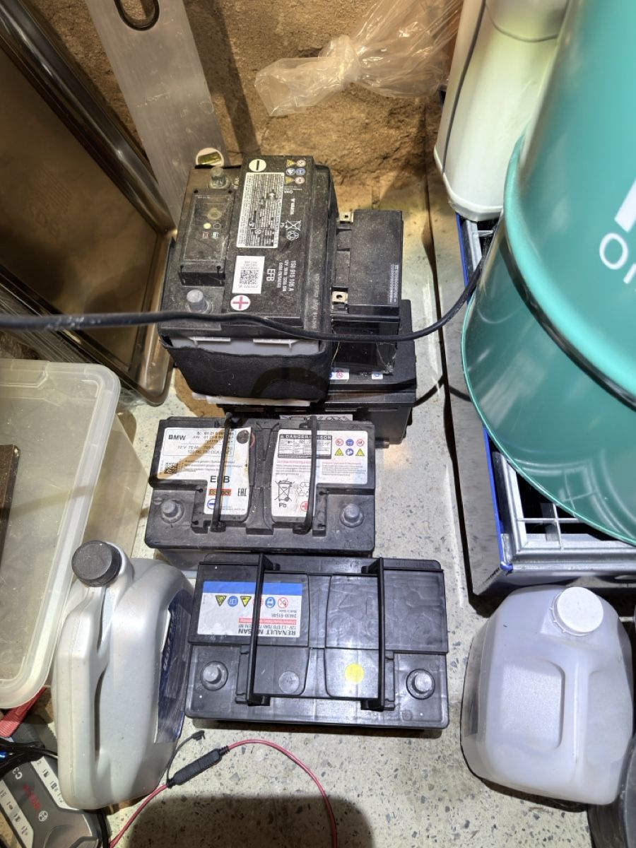 Batterie: Batteries et catalyseurs  – Difettoso da Donneloye venduto da Jad_tui