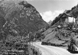 Corippo TI Valle Verzasca panorama di San Bartolomeo G