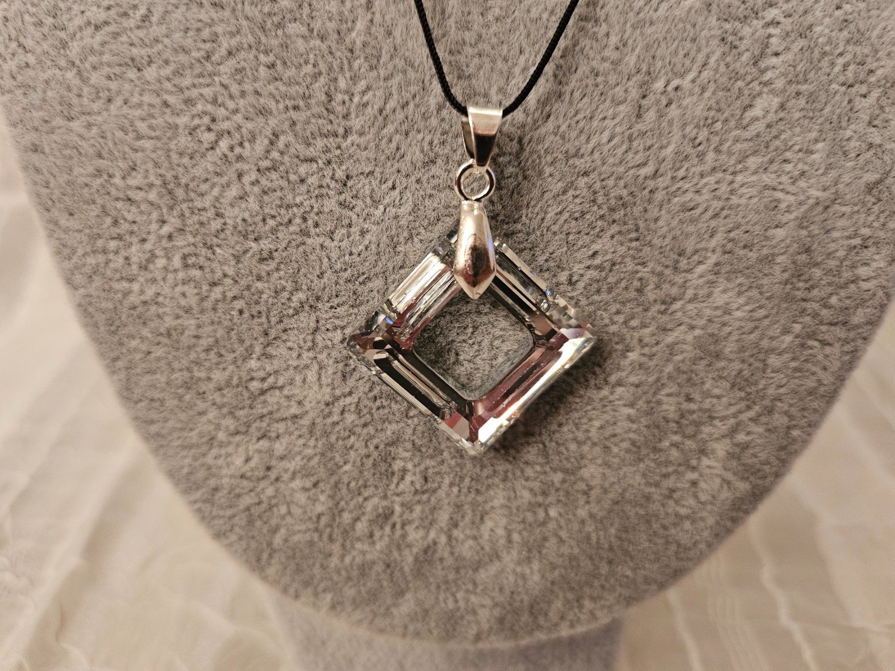 Ketten: Halskette aus Swarovski Cosmic Square – Neu (gemäss Beschreibung) aus Dietikon von Eleda 1