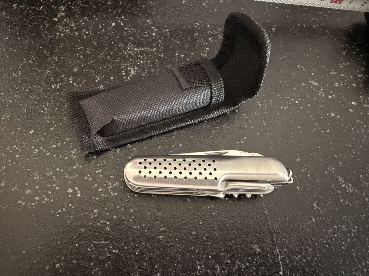 Couteaux de poche: Taschenmesser mit Etui – D'occasion à Zürich par Gadgets2020