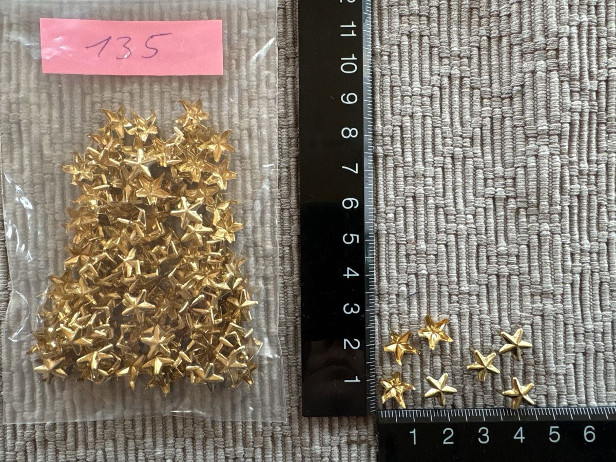 Tutte le decorazioni: Nieten Stern gold Farbig – Nuovo (secondo la descrizione) da Rümlang venduto da baselsale1