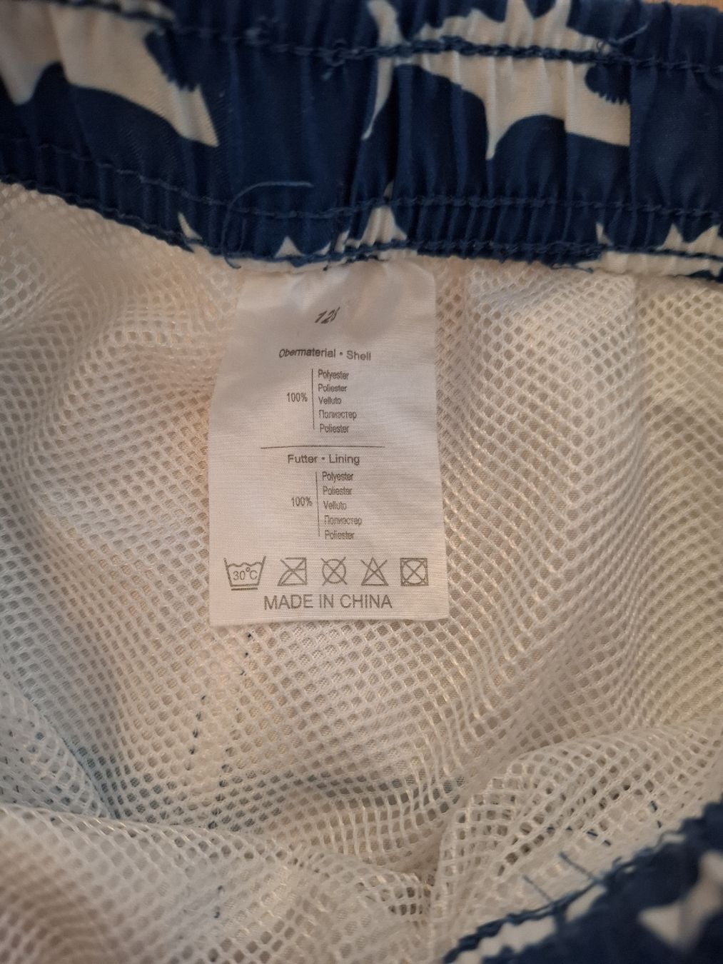 Costumi da bagno: Badehose mit Hai-Muster, Grösse 128 – Usato da Muri AG venduto da ClaudiaK91 1