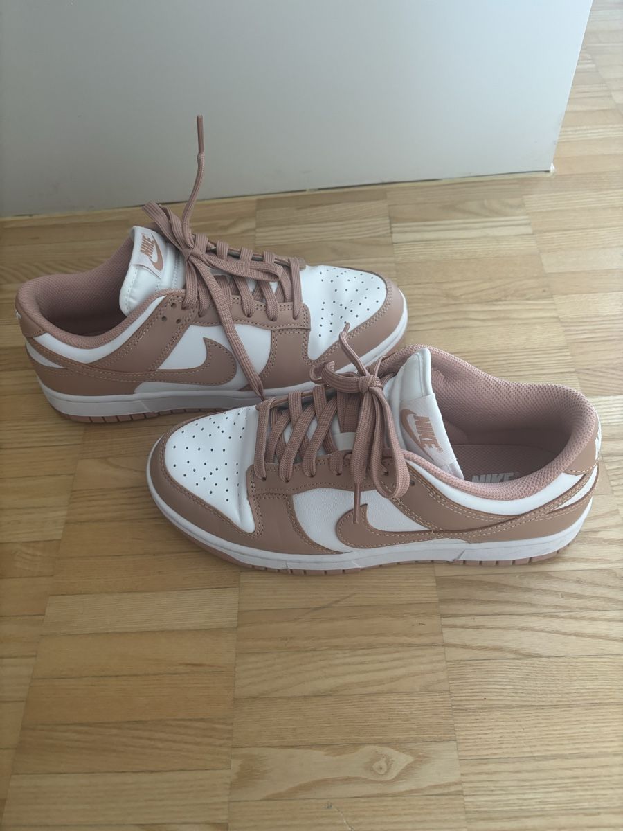 Nike Scarpe da donna: NIKE Dunke Low - zart rosa – Usato da Jona venduto da mar_b5y2 1
