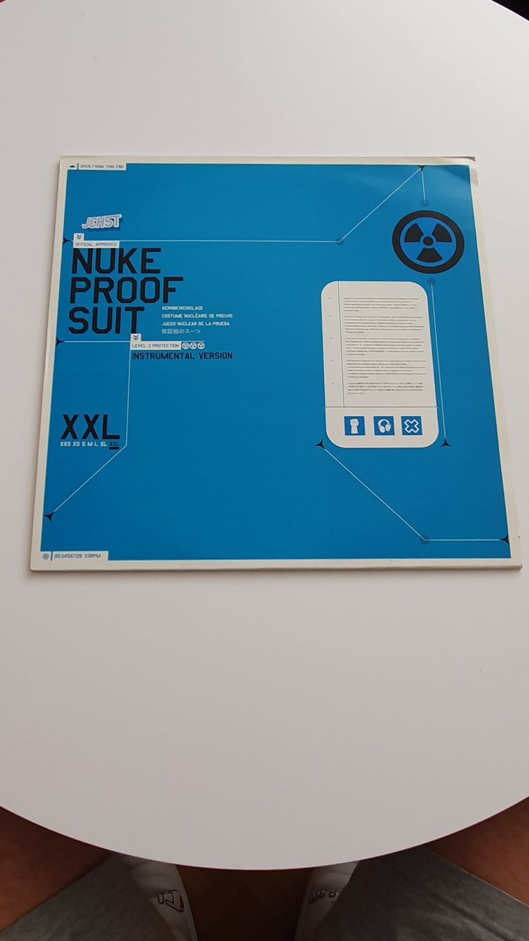 Dischi in vinile: Nuke Proof Suit Instrumentals – Usato da Zuchwil venduto da AdamO.