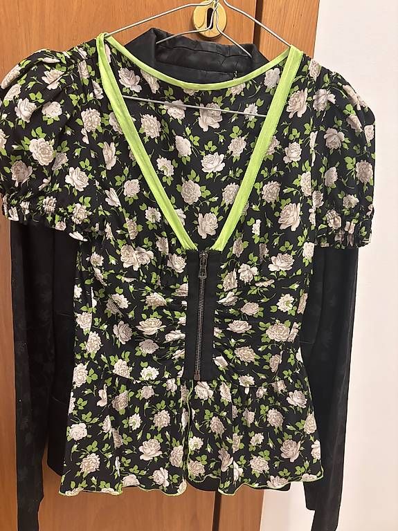 Completi & Tailleur: Completo giacca, blusa e gonna Dolce e Gabbana  – Usato da Vernate venduto da est_zt8f 1