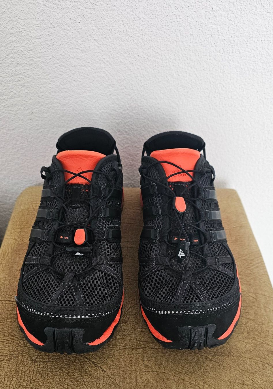 Adidas Scarpe da donna: ADIDAS Damen Sneaker Gr. 39. od.7.5 – Usato da Bronschhofen venduto da Xena37 5