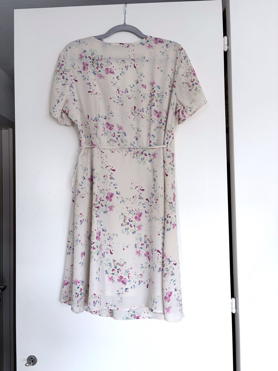 Vero Moda Kleider: Robe d’été Neuve! – Neu und originalverpackt aus Le Noirmont von Fanny_ 1