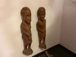 2 grosse afrikanische Holzfiguren–handgeschnitzt ca. 50-60cm