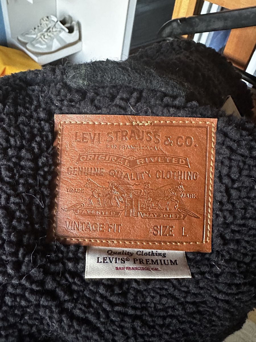 Levi's Jacken: Levi’s Winter Jacket size L  – Gebraucht aus Villars-Burquin von Iliasso 2