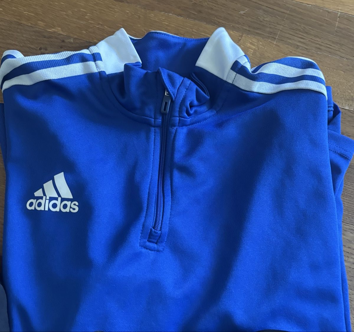 Adidas Kleiderpakete: Adidas Paket Größe L – Gebraucht aus Küttigen von Hedimia 6