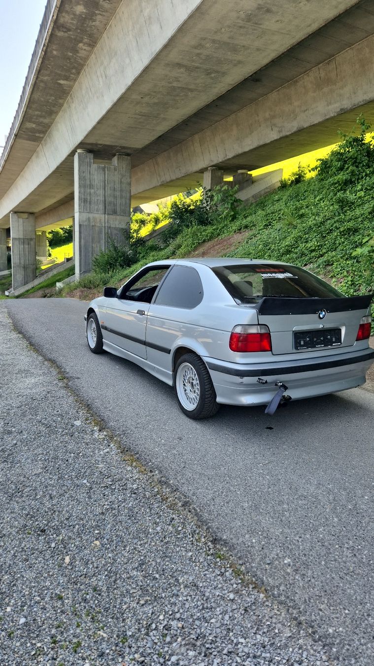 BMW Automobili: BMW e36 323i – Usato da Beckenried venduto da sim_mg9x 3