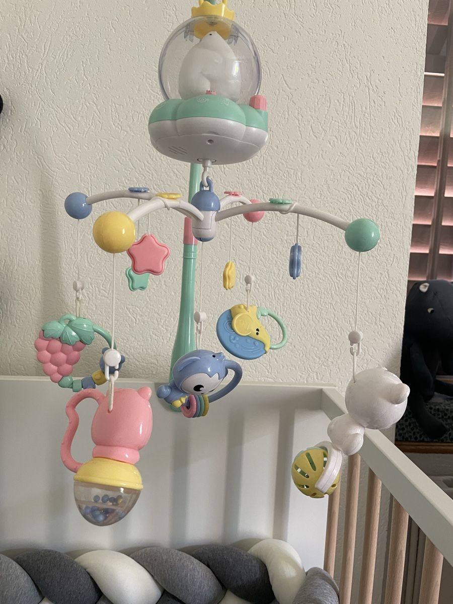 Jouets: Baby Mobile mit Licht und Musik – D'occasion à Chur par ves_y5xm 1