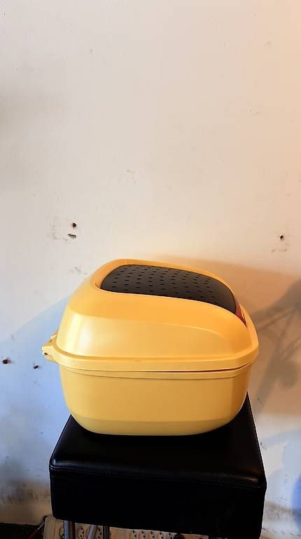 Topcases: Motorrad-Topcase / Scooter-Box  neu, gelb – D'occasion à Unterseen par beE-Scooter 4
