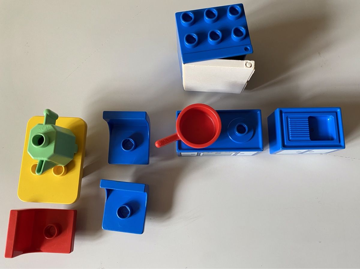 Lego Spielzeuge: Lego Puppenhaus und Möbel – Neu (gemäss Beschreibung) aus Rabius von nel_5rvc 3