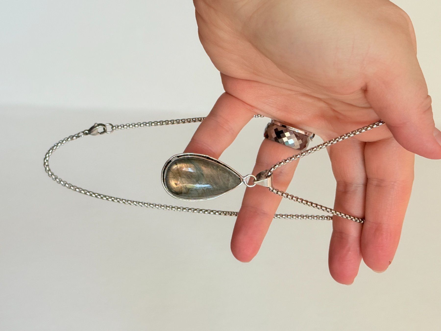 Ketten: Collier Labradorite - Élégance Naturelle ✨ – Neu und originalverpackt aus Genève von AWWA 4