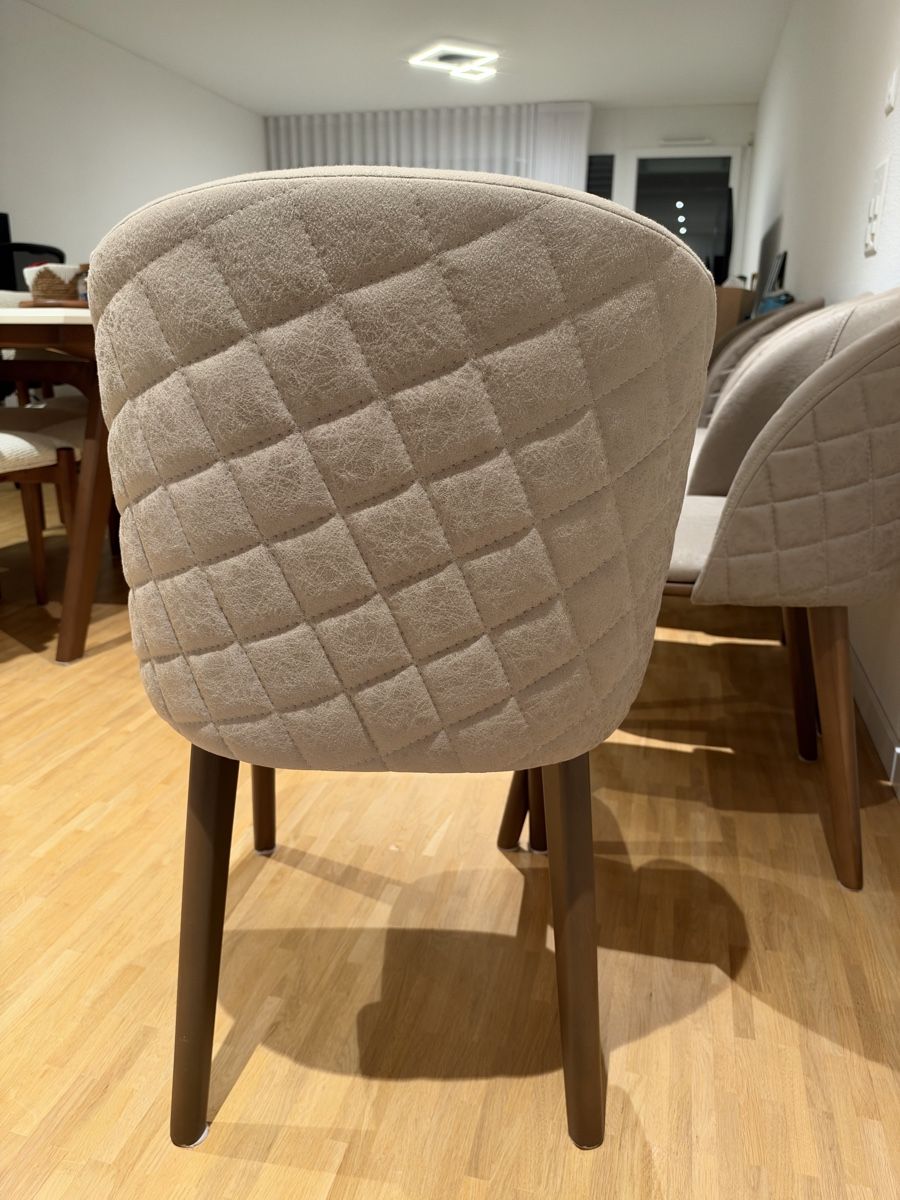 Stühle: Essstühle – Neu (gemäss Beschreibung) aus Volketswil von G.GK 2