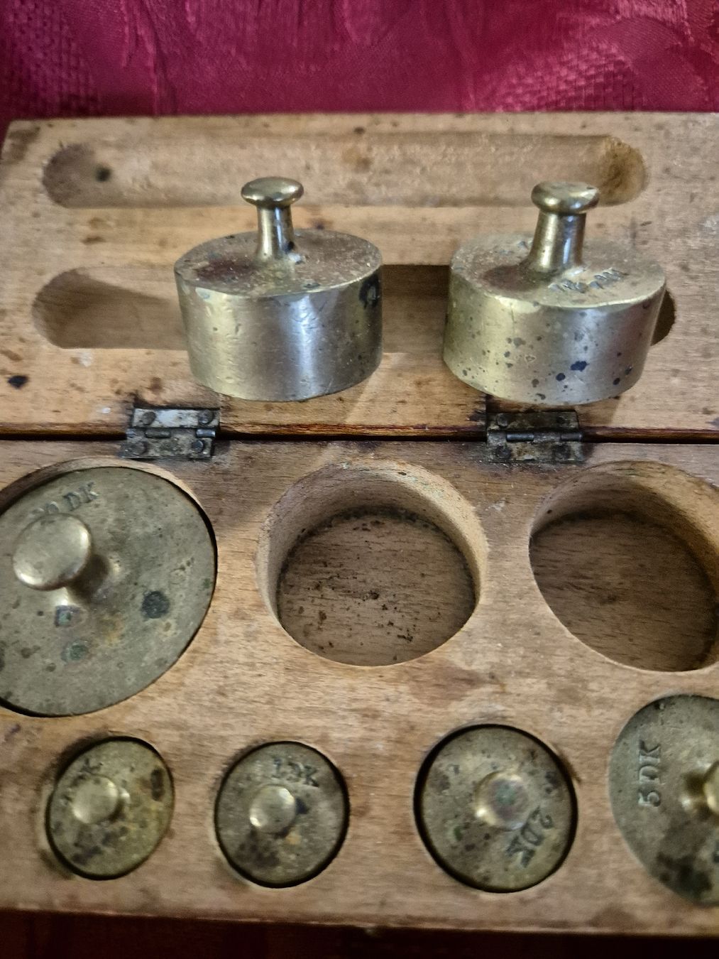Accessori da laboratorio: Holzkästchen mit Gewichtssatz  – Usato da Eschlikon TG venduto da zuzanka80 3