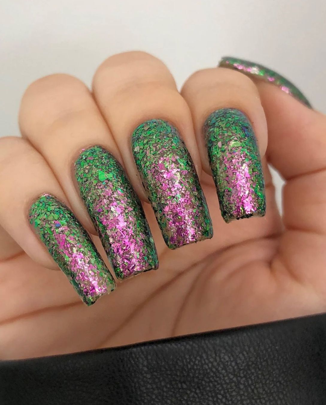 Smalto per unghie: Mooncat - Nirvana Pro X - Grün Rosa Flake Nagellack – Usato da Zürich venduto da strelitziakiwi 1