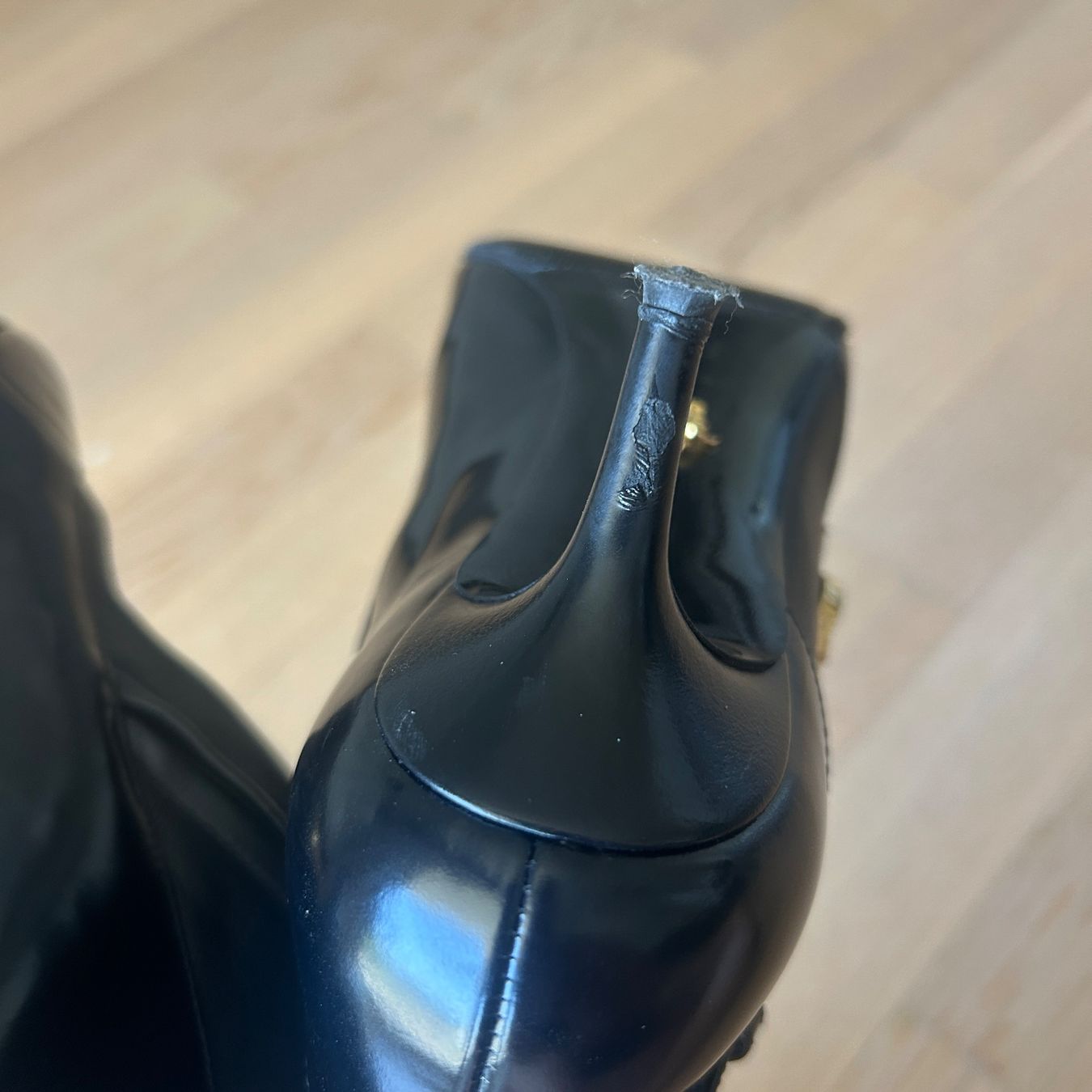 Versace Chaussures femmes: Versace Ankle Boots 37,5 – D'occasion à Schaffhausen par missclichy 5
