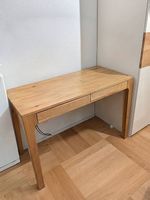 Schöner Holz-Schreibtisch  fast wie neu (Gebraucht)