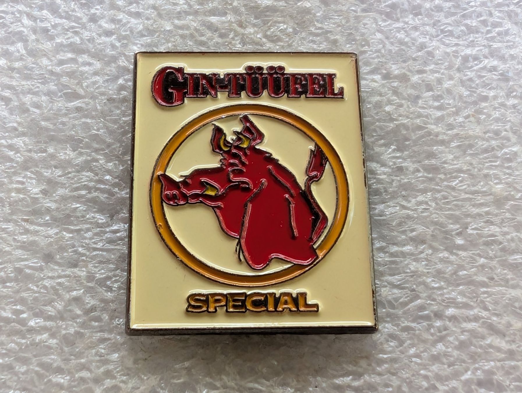 Placchette & Badge: Ansteckpin 188: Gin Tüüfel – Usato da Oppligen venduto da Pin-Fall-Shop