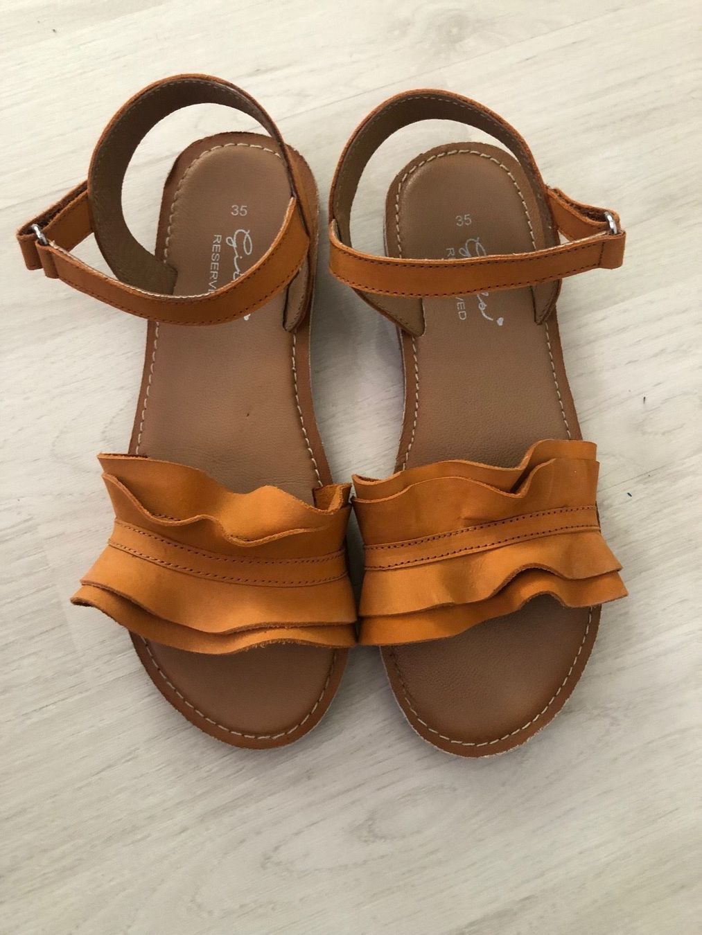 Scarpe per ragazze: Mädchen Sandalen Gr. 35 – Usato da Obfelden venduto da JackyRot