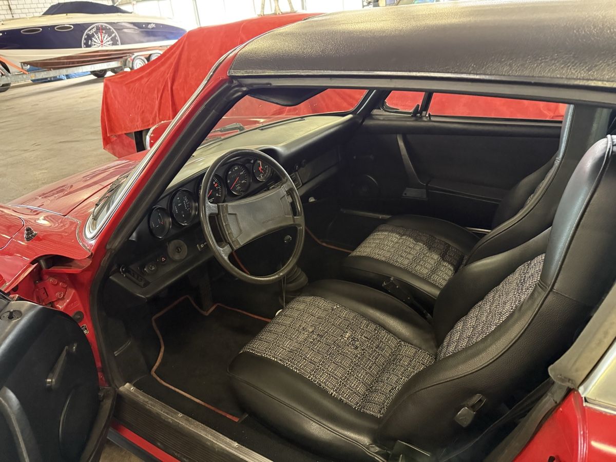 Porsche Automobili: Porsche 911 2.7l  Targa, Jg. 76, Oldtimer – Usato da hunzenschwil venduto da Oldipark 5
