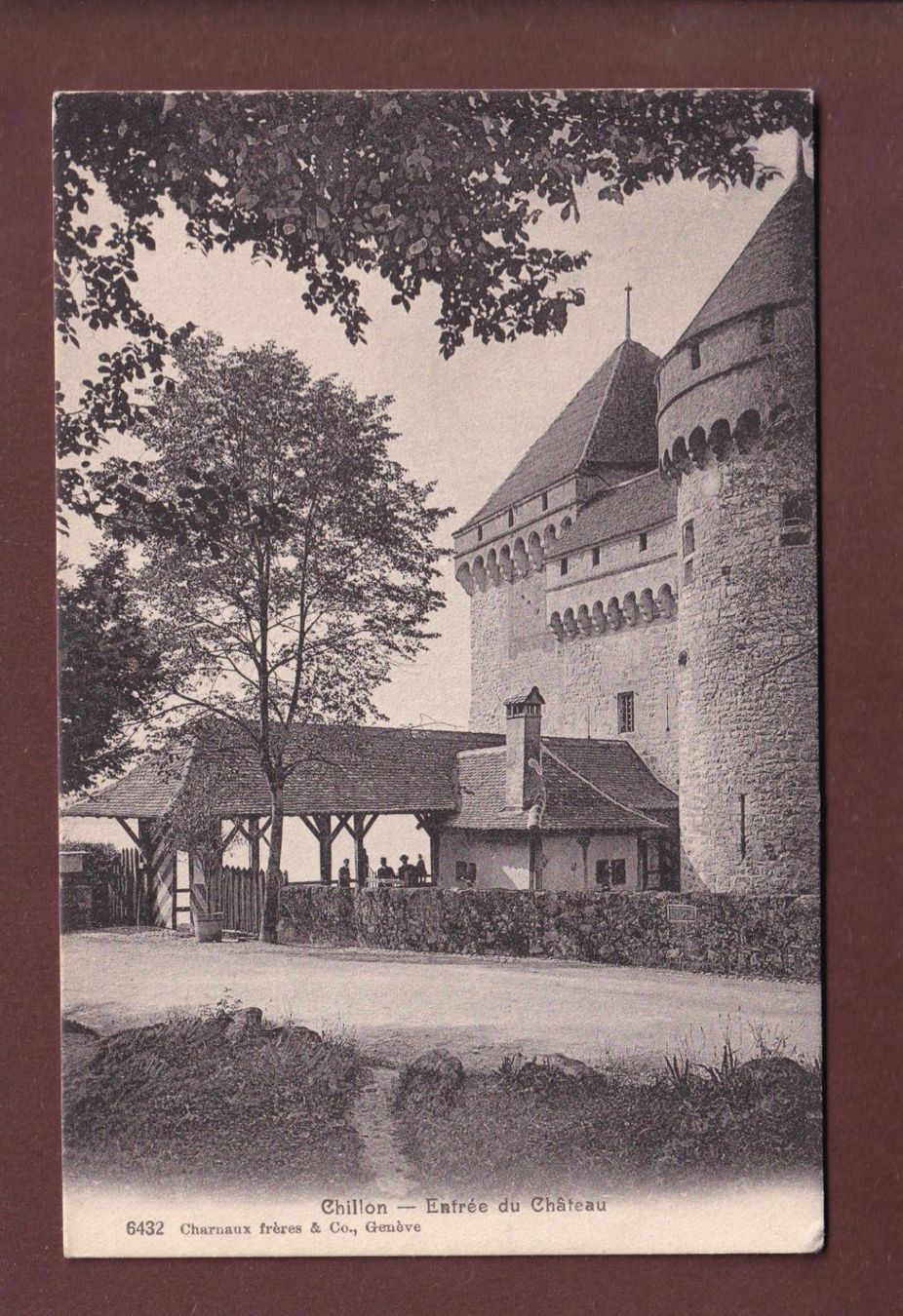 Cartes postales: Entrée du Château de CHILLON – D'occasion à Pully par nicecards-shop