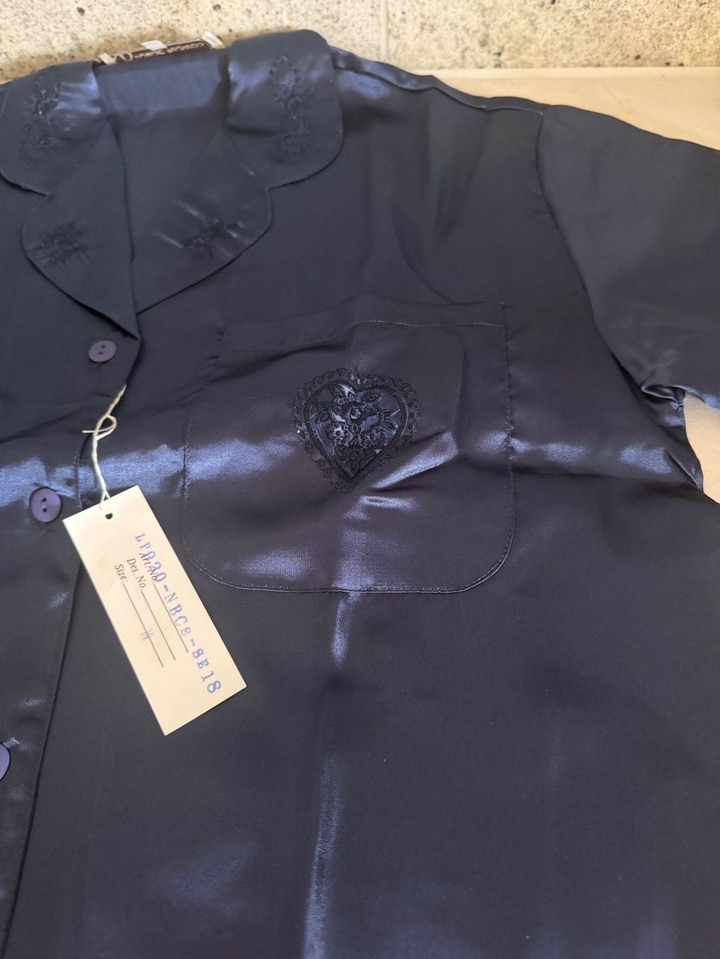 Negligees & Pigiami: Kurz Pyjama in der Grösse M dunkelblau ev. aus Seide???? – Nuovo e nell'imballaggio originale da Geroldswil venduto da Jeremy11 6