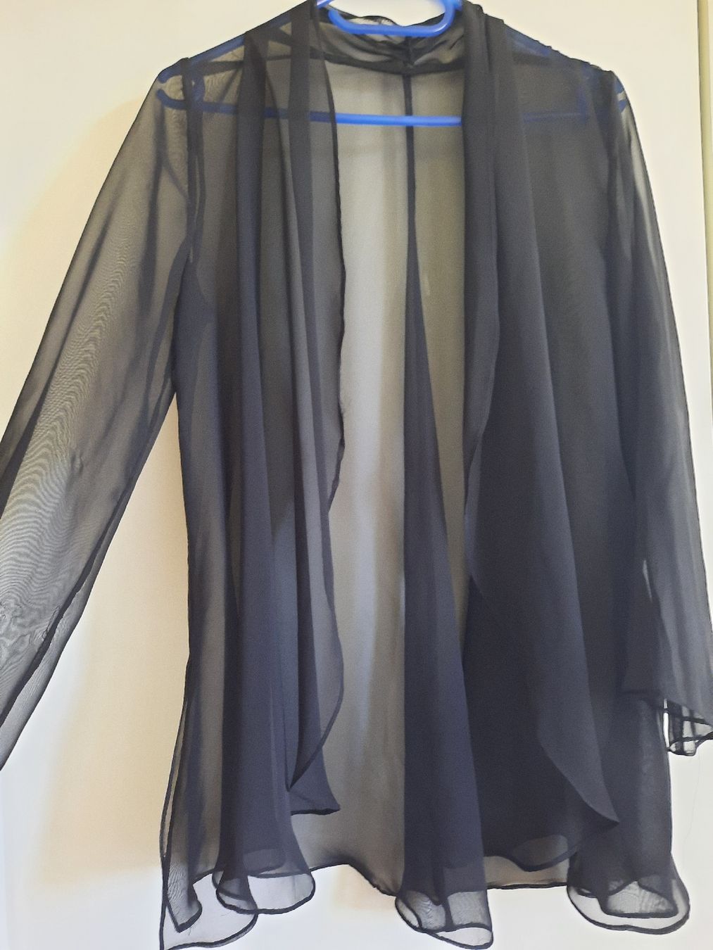 Bolero: Elegante schwarze Chiffon-Bolero – Usato da Ettingen venduto da Guggerin