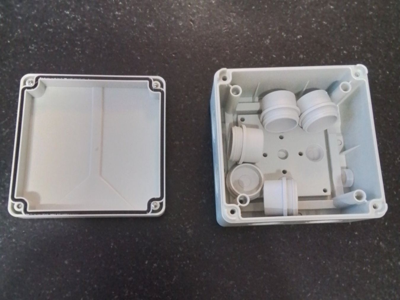 Alimentazione elettrica: Els, Abzweigdose 110 x 110 x 60, grau – Nuovo (secondo la descrizione) da Visp venduto da rockmobile 2