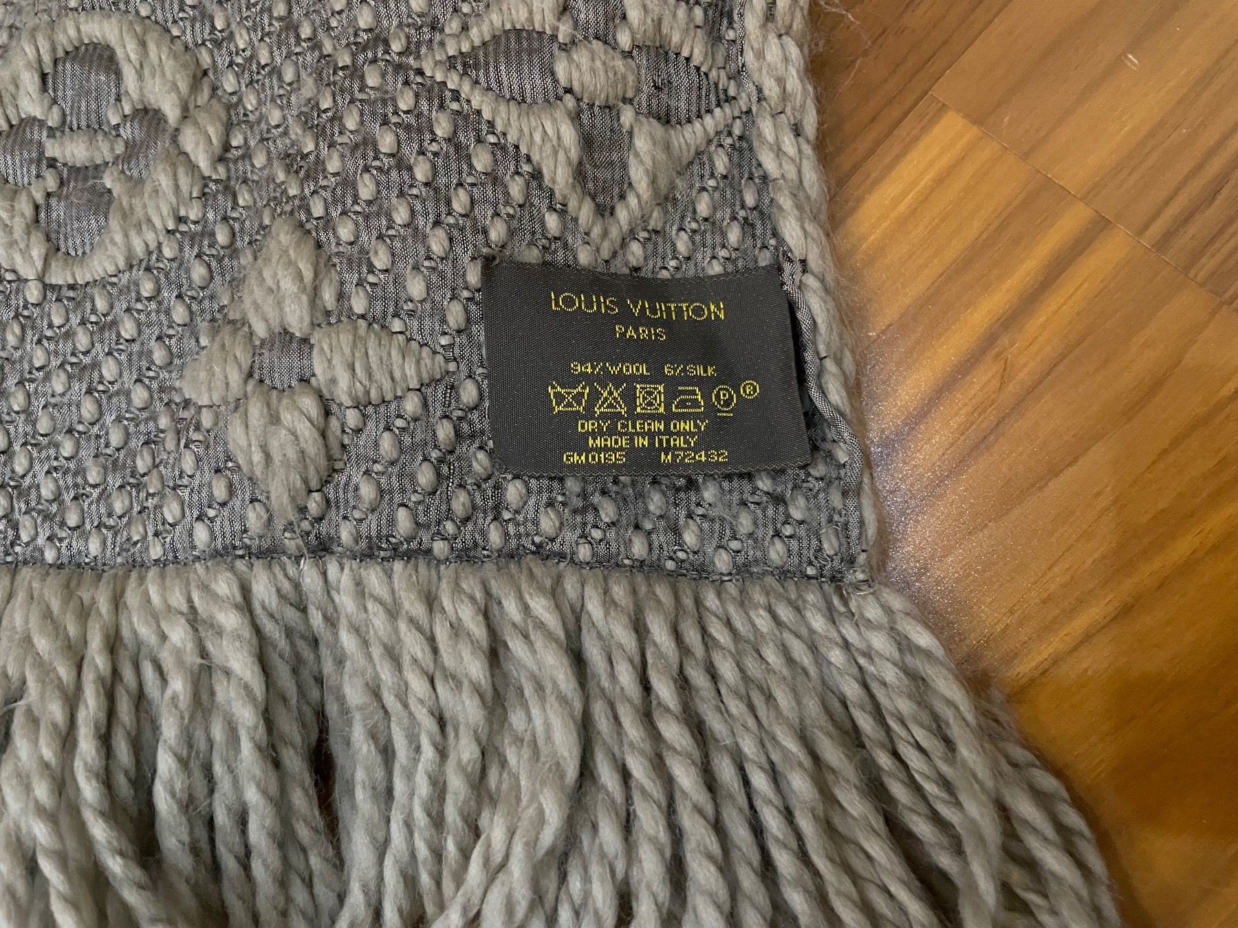 Louis Vuitton Foulard & Sciarpe: Louis Vuitton Schal Logomania – Usato da Hittnau venduto da LuxAndMore 6