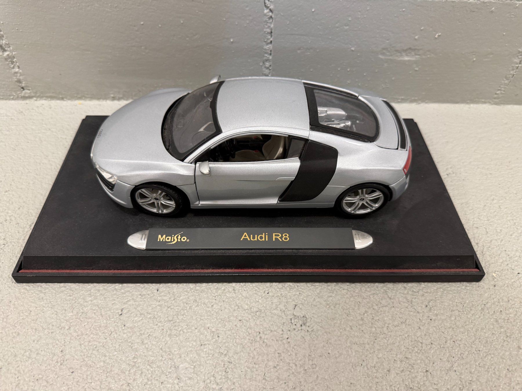 Audi Voitures modèles: Audi R8 Modellauto – D'occasion à Boswil par ReyTiburon