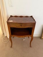 Original Louis XV Table de Chevet 18. Jh.