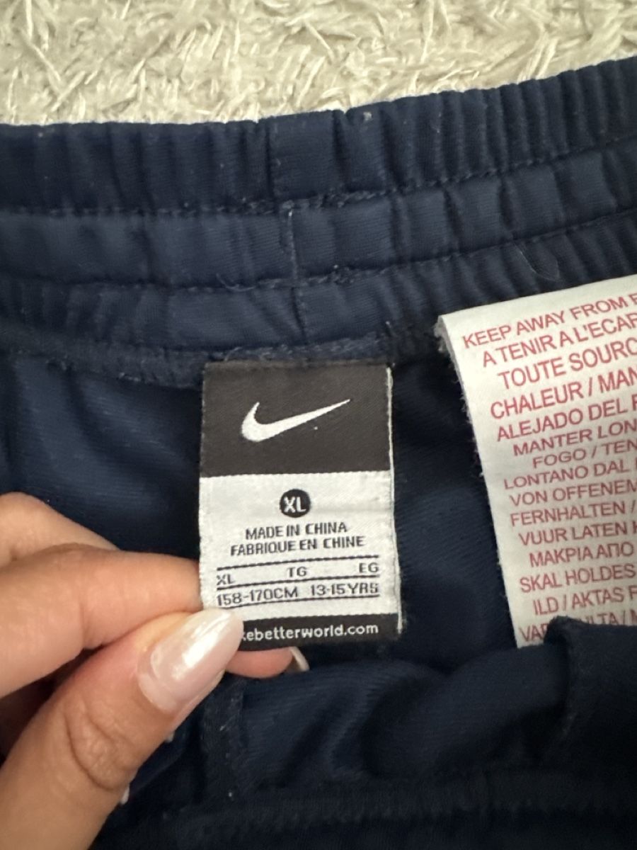 Nike Pantaloni: Nike Shorts Gr. M – Nuovo (secondo la descrizione) da Gächlingen venduto da anjuli_123 2