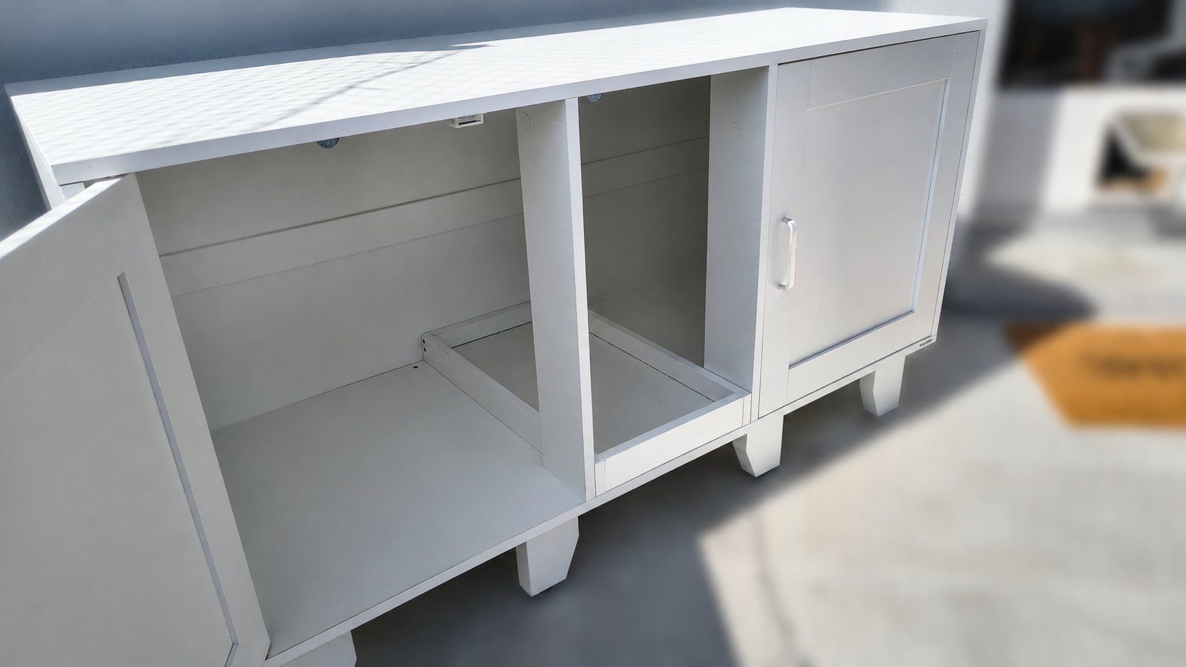 Tiragraffi: Katzenschrank / Katzenmöbel mit 2 Katzentoiletten – Usato da Uznach venduto da Cheese-Us 3