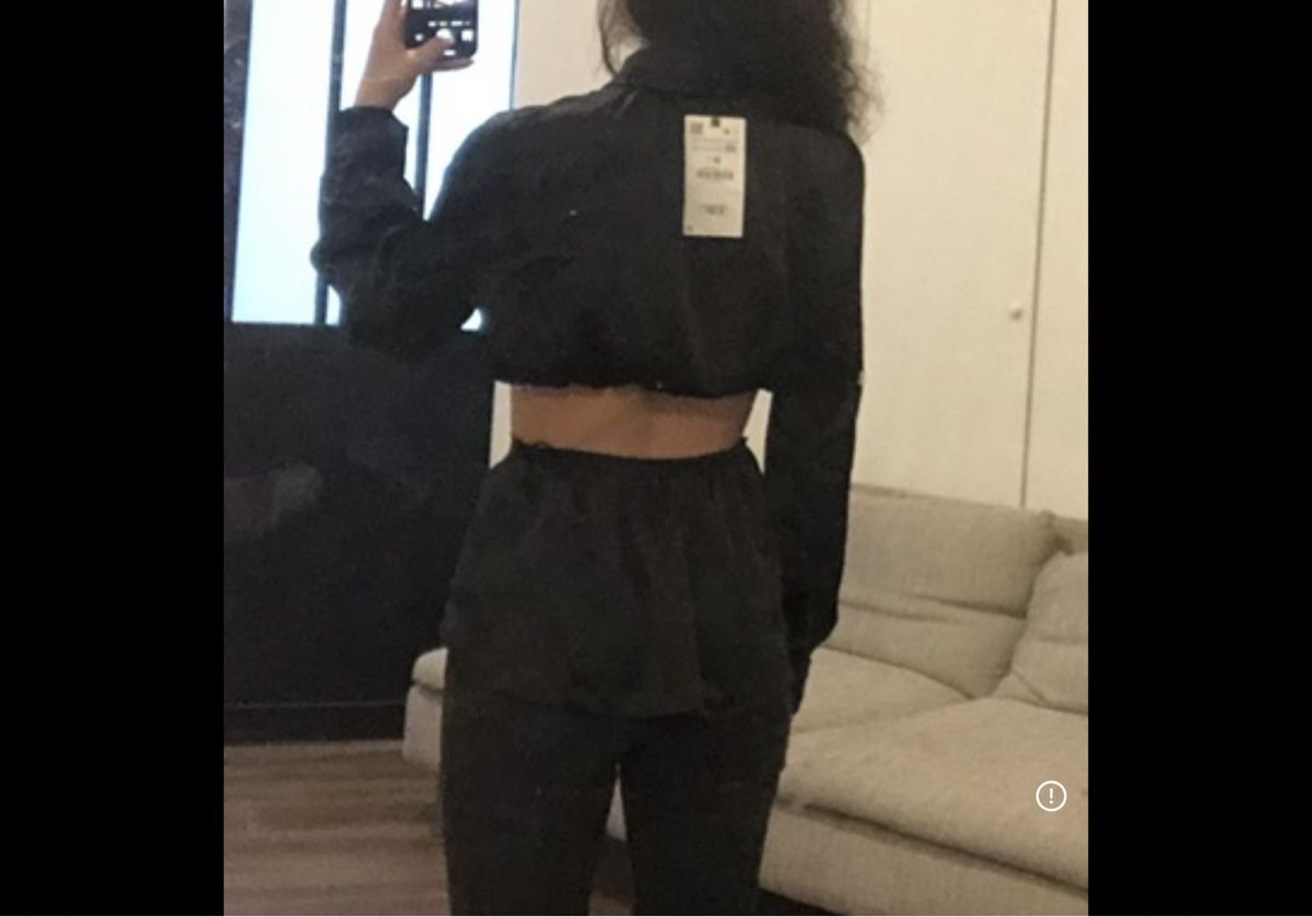 Zara Camicette: Chemise noire en satin Zara – Nuovo e nell'imballaggio originale da Genève venduto da rez_c6c6 2