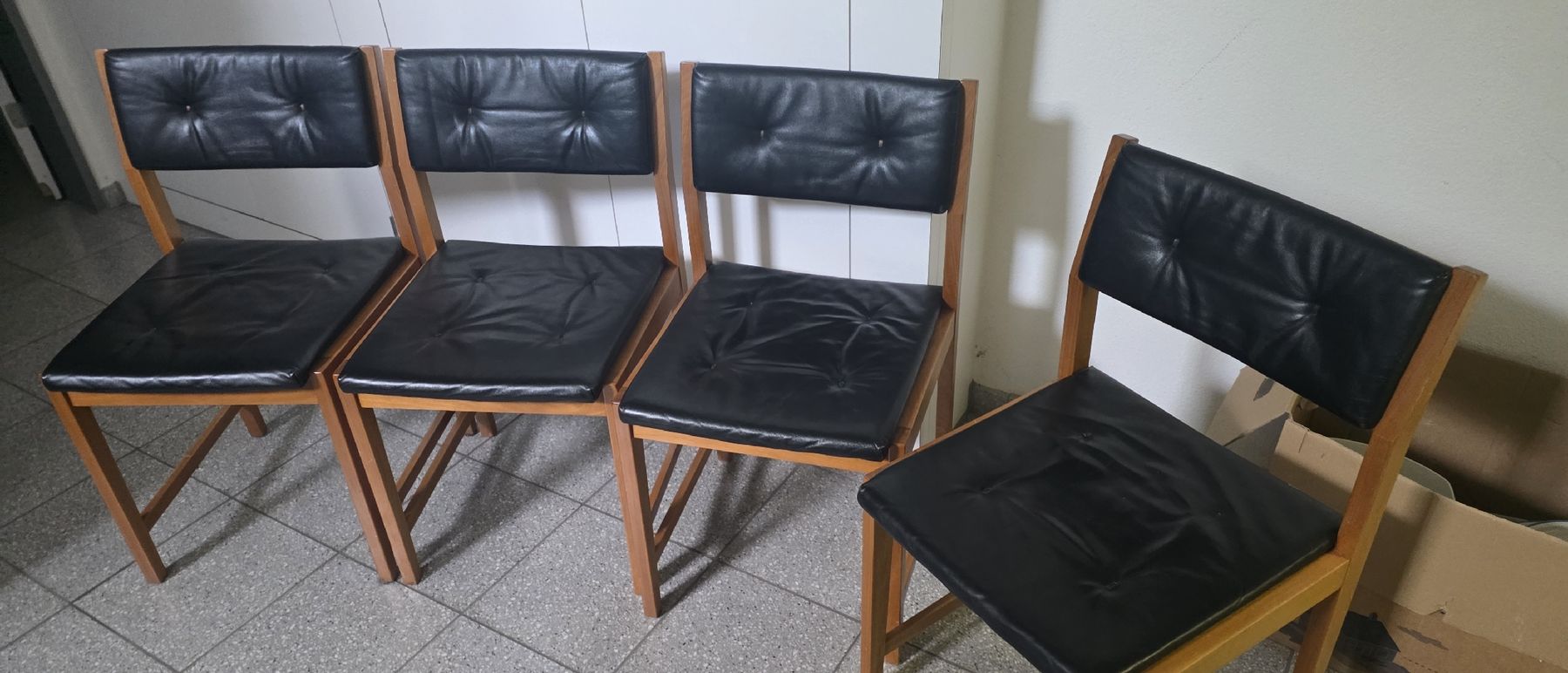Stühle: mid centure Stuhl Stühle Dänemark oä vintage – Gebraucht aus Riedikon von Winter21.