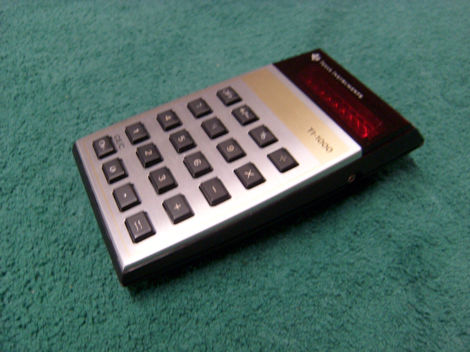 Texas Instruments Calcolatrici tascabili: Rarer Texas Instruments TI 1000 rare full working helle LED – Usato da Mauren TG venduto da nochbilligerjakob 1