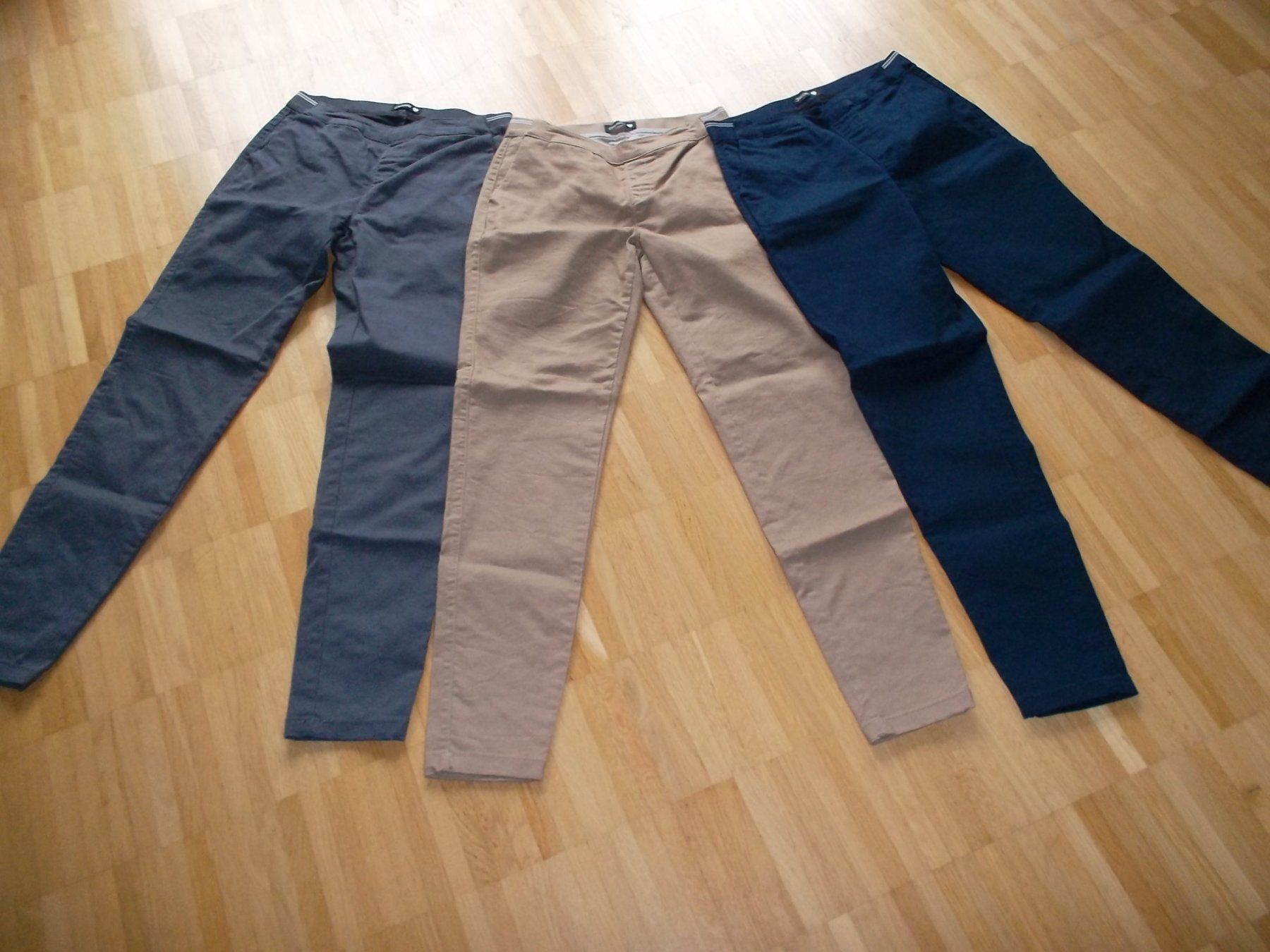 Pantaloni: 3 HOSEN GR. 36/S VON CHICOREE – Nuovo (secondo la descrizione) da Zofingen venduto da Felpa 6