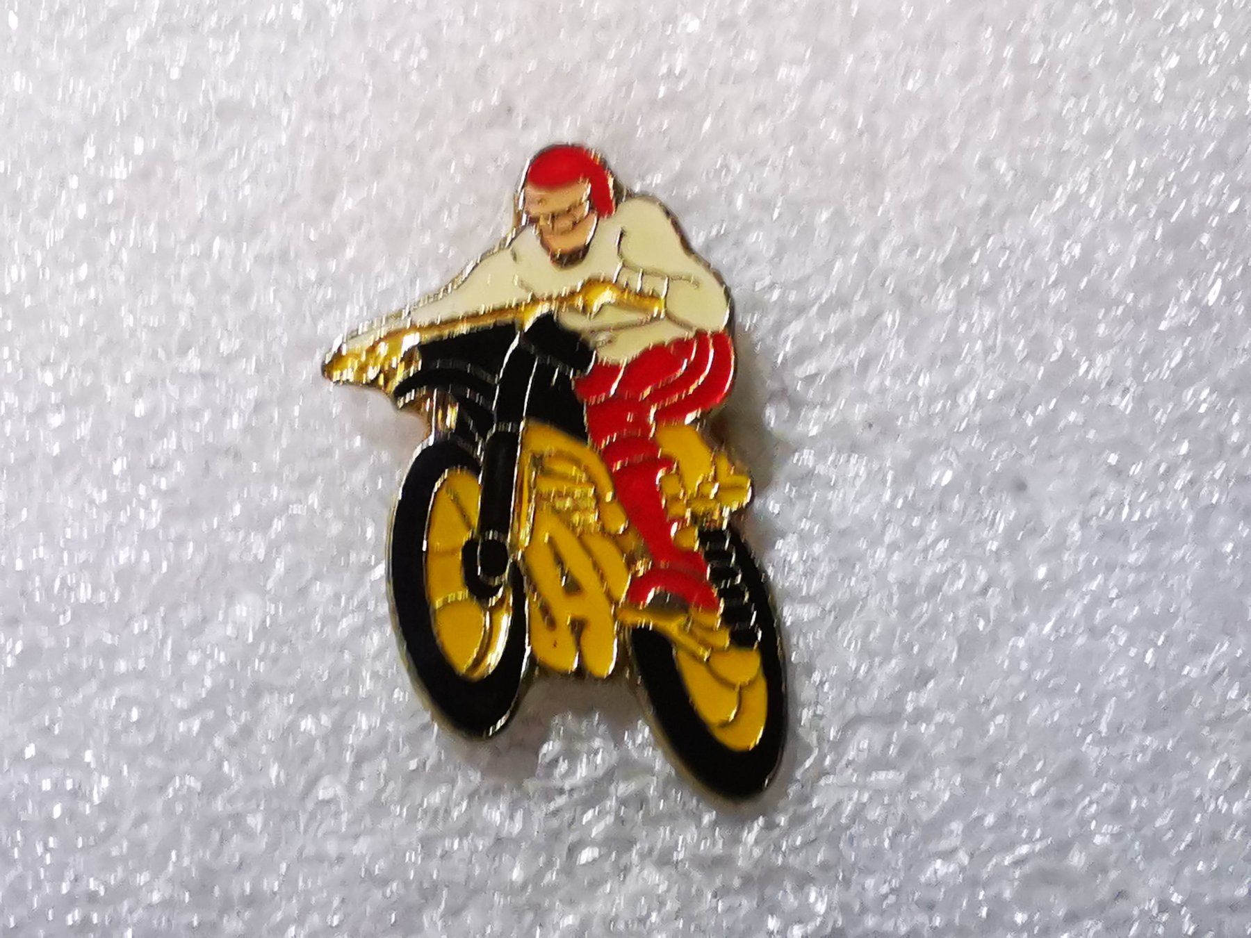 Plaketten & Abzeichen: Ansteckpin 55: Motorrad Fahrer – Gebraucht aus Oppligen von Pin-Fall-Shop